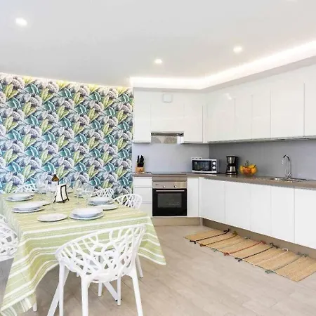 Ocean Garden Penthouse 1002 דירה *